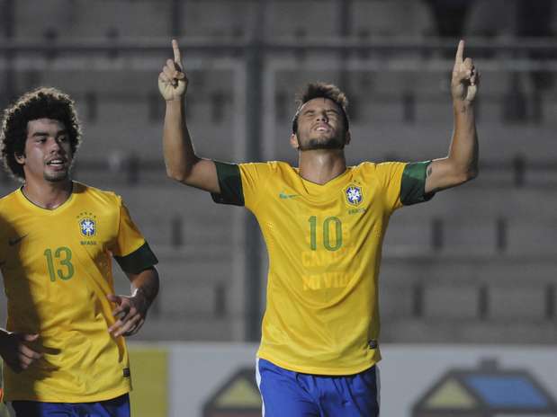 Felipe Anderson marcou o gol que mantever o Brasil com chances no Sul-Americano Foto: AP