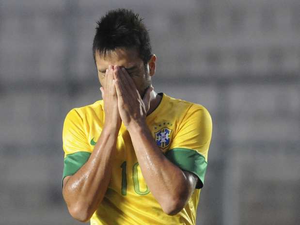 Brasil não era eliminado na primeira fase do Sul-Americano desde 1971 Foto: AP
