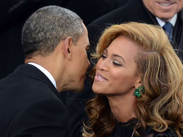 Posse tem Beyoncé cantando o hino e mais famosos; veja