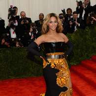 Beyoncé erra da escolhas dos looks; confira.