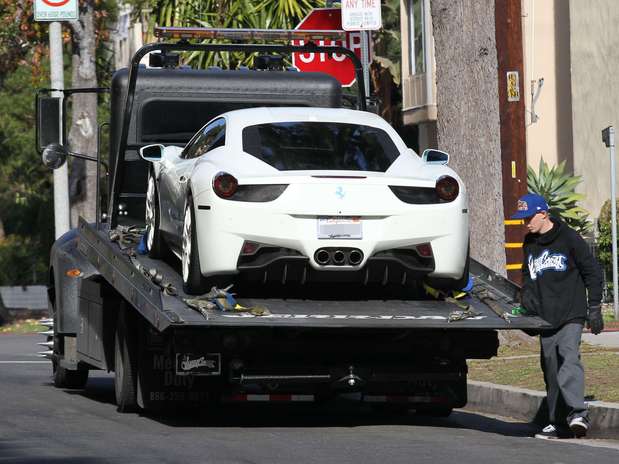 A Ferrari branca que o fotógrafo perseguia quando foi atropelado pertence a Justin Bieber Foto: The Grosby Group