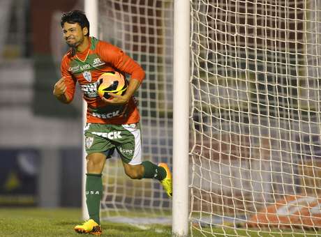 Justiça rejeita ação da CBF e mantém Portuguesa na Série A