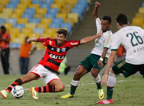 Mugni se firma com Jayme e tenta bancar presença no Fla-Flu