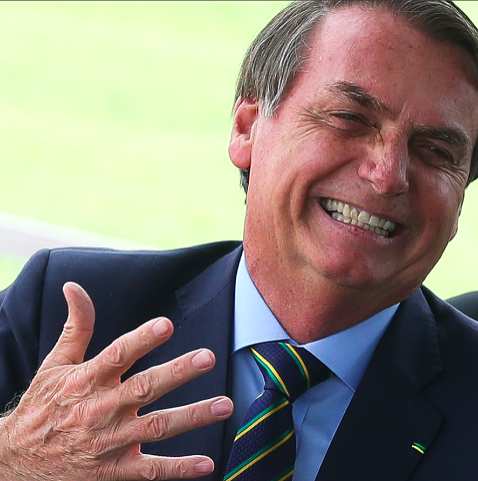 Em meio a escândalo das joias, Bolsonaro vai ao dentista em Goiânia