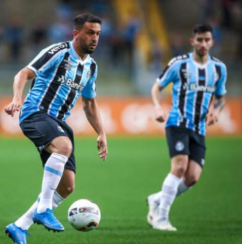 Corinthians e Grêmio empatam em jogo maluco de viradas e 8 gols em Itaquera