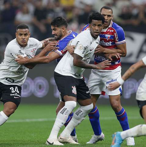 Sul-Americana: sofrendo e com empates, Corinthians e Fortaleza