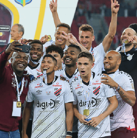 Fluminense forja virada épica sobre o Internacional e volta à final da  Libertadores