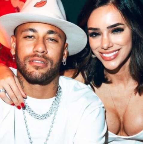 Neymar faz novo corte de cabelo com inicial de nome da filha