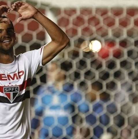 São Paulo vence Grêmio no Morumbi e pula para o 10º lugar no Brasileirão