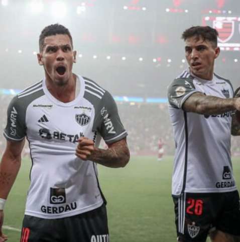 Atlético-MG atropela Flamengo no Maracanã e entra de vez na briga