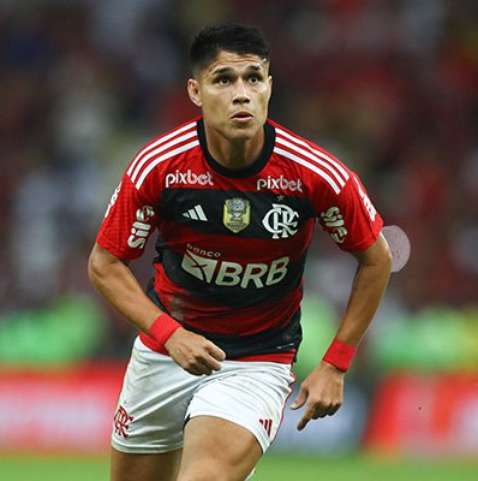 Atlético-MG atropela Flamengo no Maracanã e entra de vez na briga