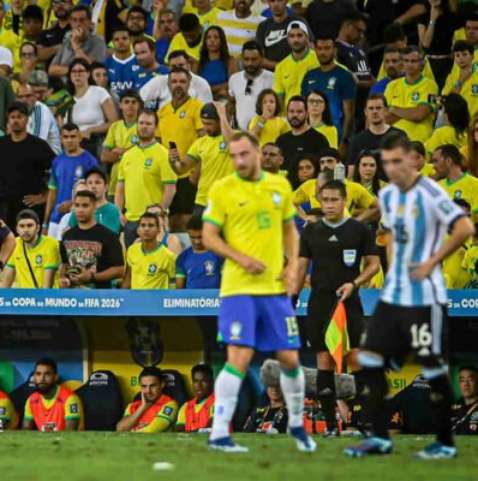Brasil cai para a Argentina e amarga derrota inédita em clássico