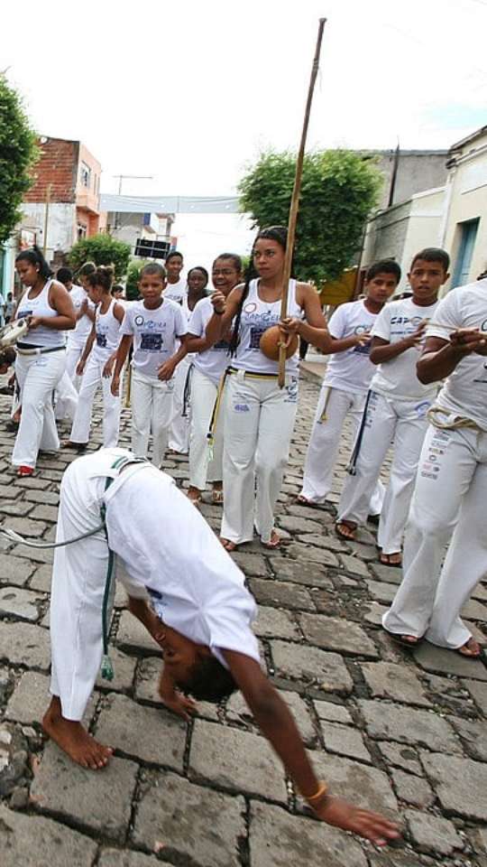 Capoeira movimento AU Red Bull Paranauê