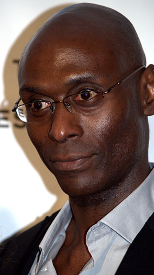 Lance Reddick é homenageado por Keanu Reeves e colegas em