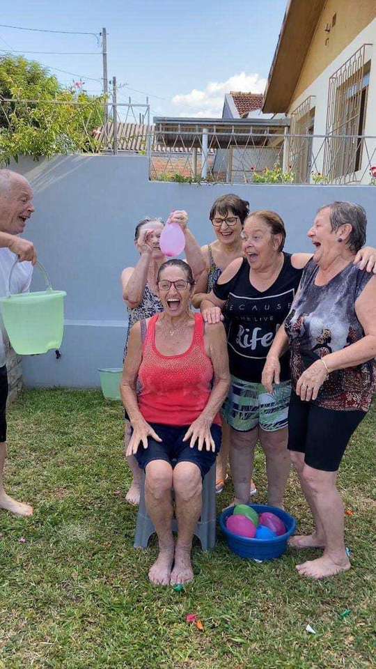 Jornal do Almoço  Quiz dos Idosos: grupo faz sucesso na internet