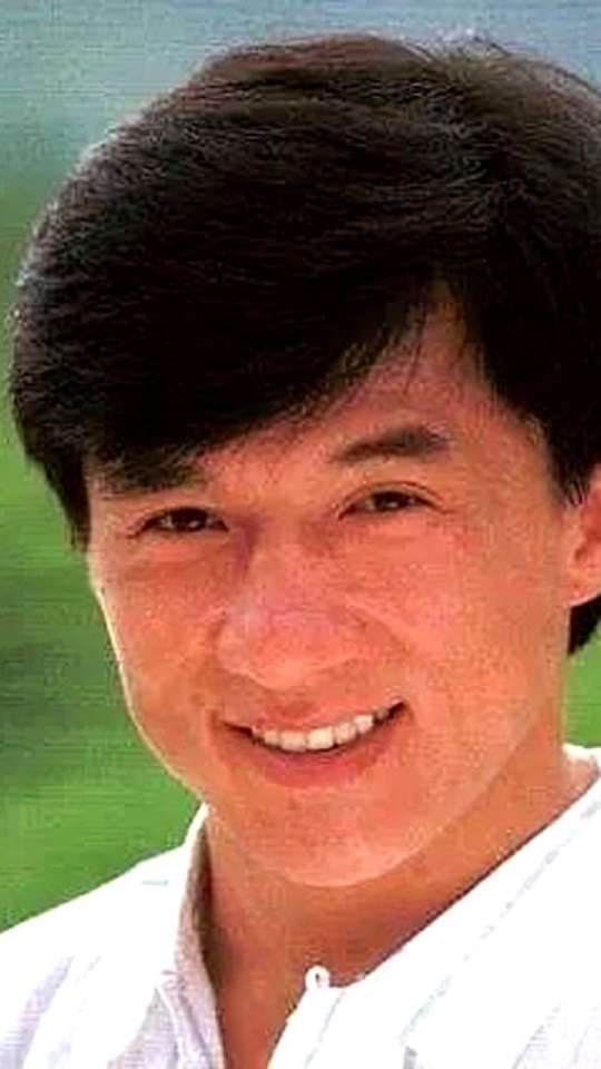 Abandono, pobreza, filhos rebeldes: vida de Jackie Chan parece filme