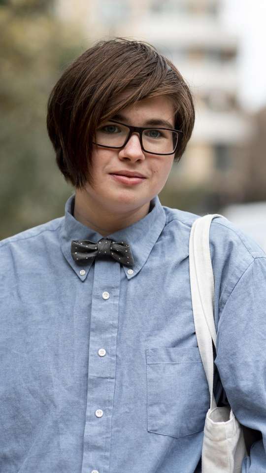 Morte de adolescente alvo de bullying por identidade n&atilde;o-bin&aacute;ria ap&oacute;s briga  na escola comove EUA