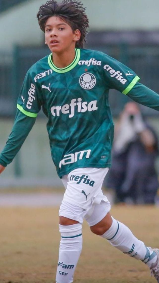 Palmeiras contrata Junior Silguero, de 13 anos, uma das maiores promessas  paraguaias e já com contrato