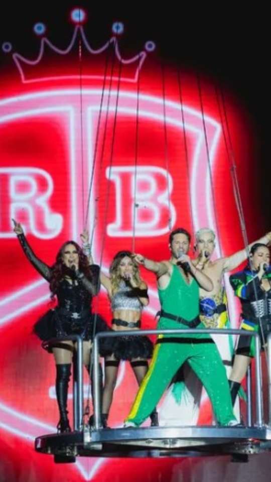 Dulce Maria, do RBD, está doente; saiba como ficam os shows da banda