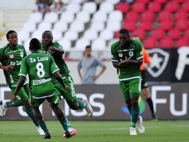 Oswaldo minimiza duelo com Fla: temos que encarar qualquer rival