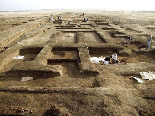 Vestígios de enormes construções foram encontrados no Sinai pelos egípcios Foto: EFE