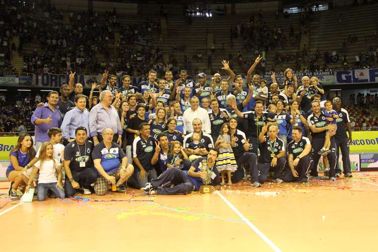 Melhor do mundo', futsal brasileiro abre semana decisiva com boicote e sem  seleção - ESPN