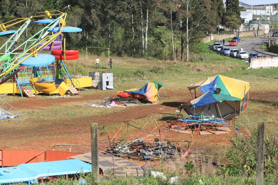 Familiares tambÃ©m compareceram ao tribunal. Caso a JustiÃ§a determine que a confissÃ£o dos suspeitos do assassinato ocorreu sob tortura, ela poderÃ¡ ser anulada Foto: Henry MillÃ©o/Gazeta do Povo / Futura Press