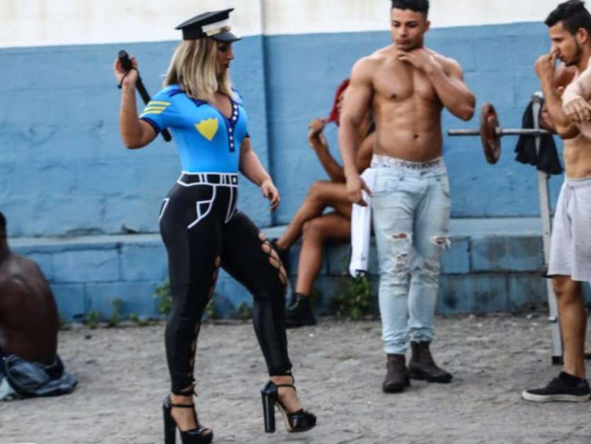 Clipe de música de Valesca Popozuda é considerado ousado demais Clipe de música de Valesca Popozuda é considerado ousado demais Foto: AGNews / PurePeople