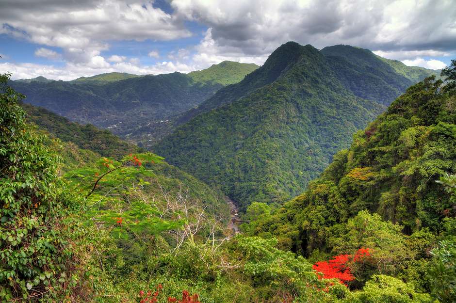 Suas ruelas de paralelepípedo e casinhas coloniais encantam qualquer um... Foto: Shutterstock / PureViagem