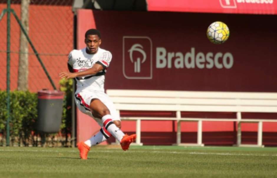 William Barbio, atacante que pertence ao Vasco e estava emprestado, já jogou pela Chapecoense e poderia voltar Foto: Divulgação/Chapecoense / LANCE!