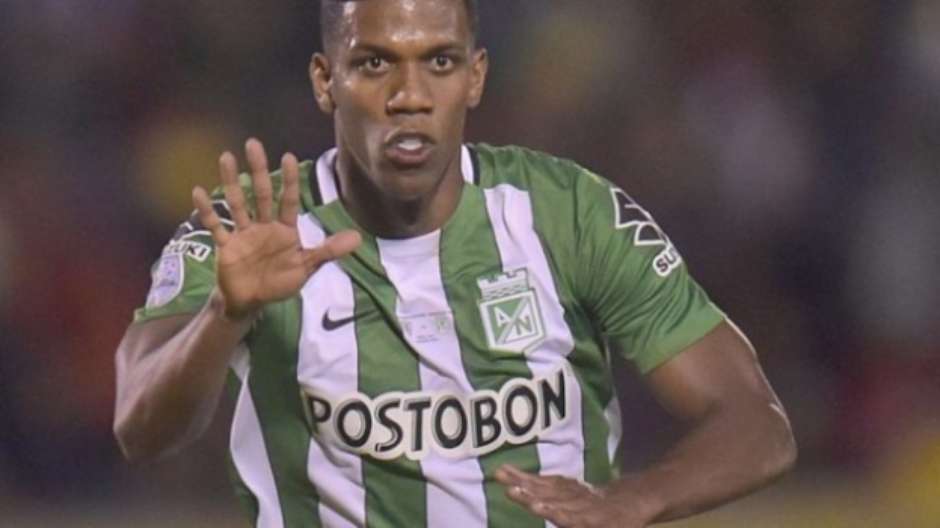 Cuéllar entrega desejo de Berrío: "Diz que tem muita vontade de jogar no Flamengo"