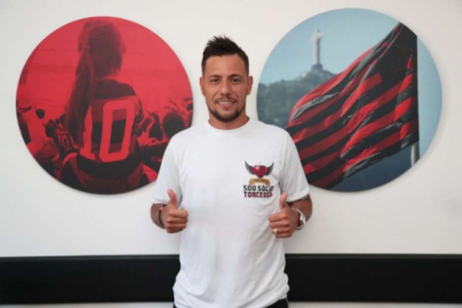 Diego Alves disse que realiza sonho ao jogar no Fla Foto: Gilvan de Souza/ Flamengo / LANCE!