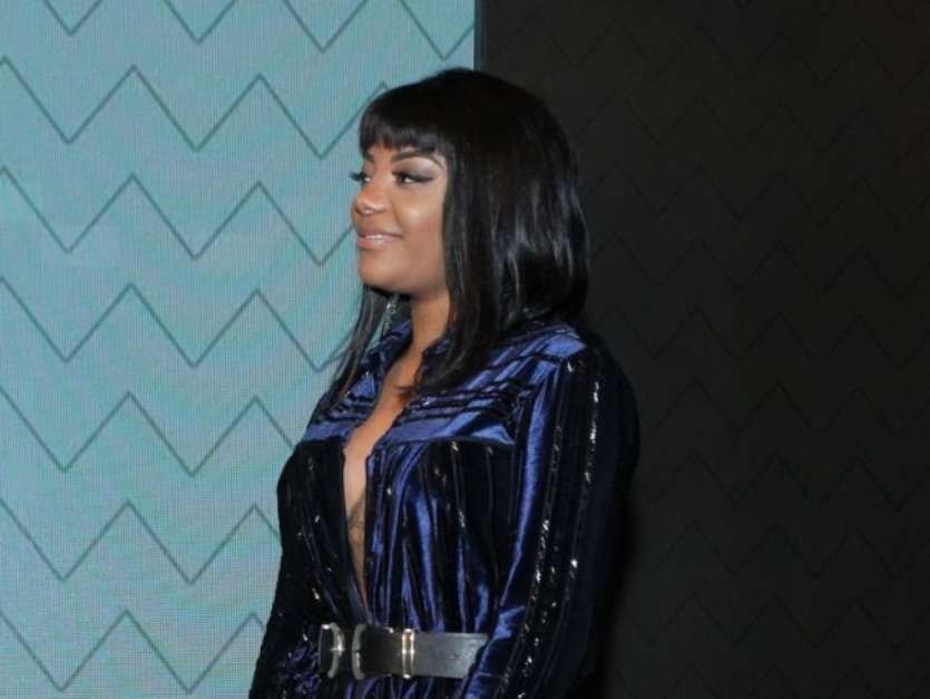 Ludmilla também apostou em fenda na premiação 'Comer e Beber' da revista 'Veja Rio' Foto: AGNews / PurePeople