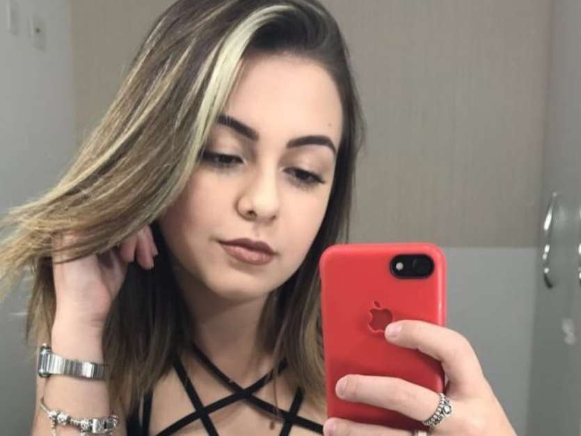 Klara Castanho foi elogiada pelo novo visual: 'Que linda' Foto: Reprodução, Instagram Klara Castanho / PurePeople