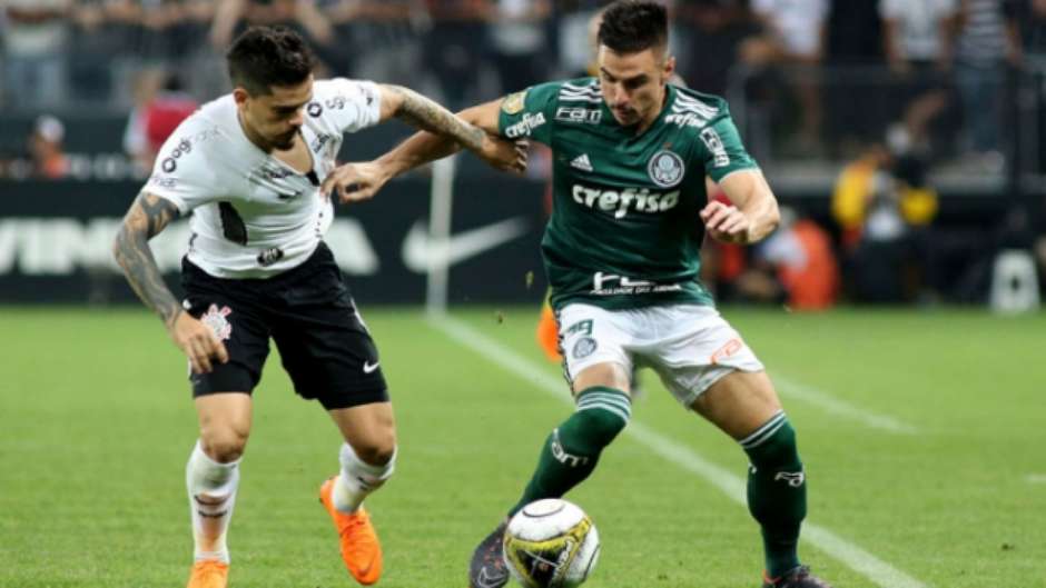 Carille perde 100% nos clássicos como mandante e contra o Palmeiras