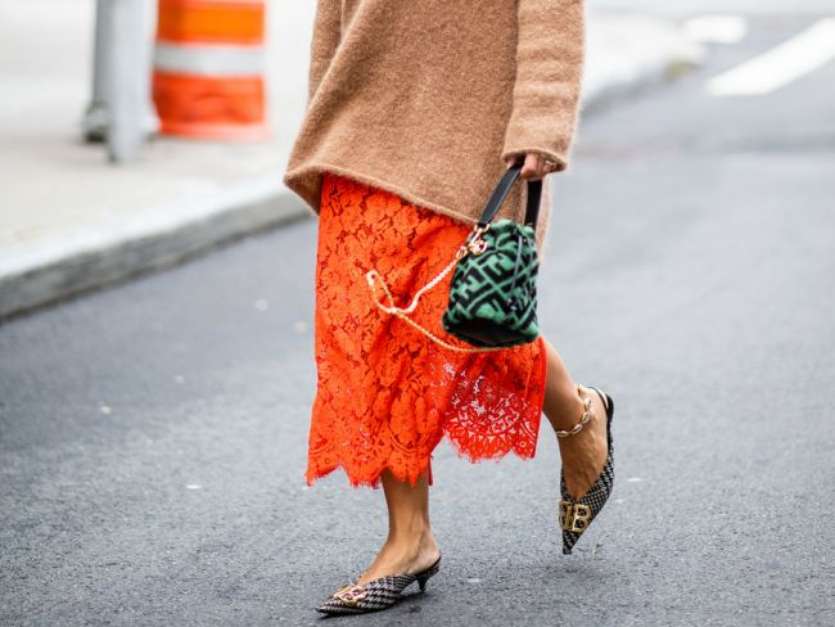 O Living Coral, eleito a cor de 2019 pela Pantone, garante um look fresh e descolado Foto: Getty Images / PurePeople